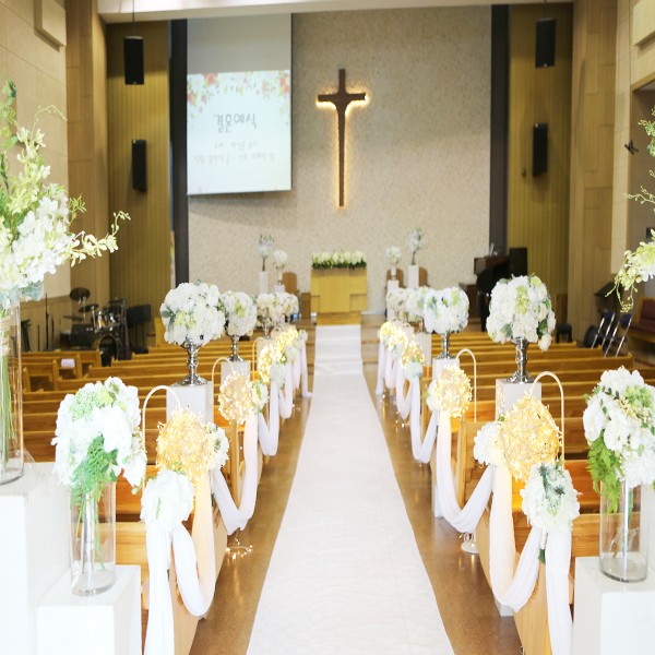 교회스몰웨딩 꽃길1